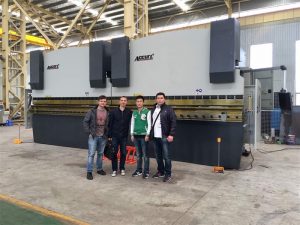 Els clients de Vietnam visiten la nostra fàbrica
